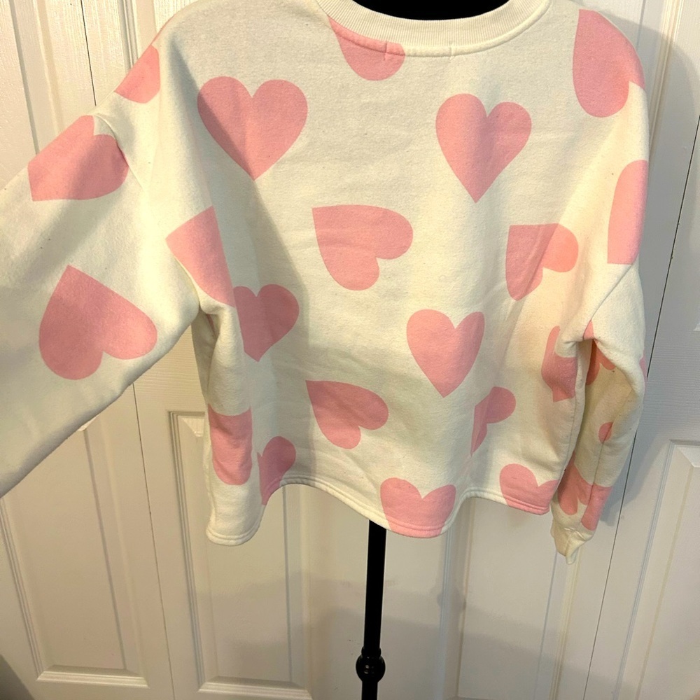 Cropped Pearl Heart Sweatshirt! - Picture 4 of 5